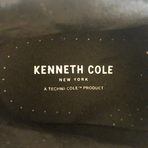 NWOB Kenneth Cole Janette Navy Blue Velvet Platform Sneaker Size 7 - Picture 5 of 8